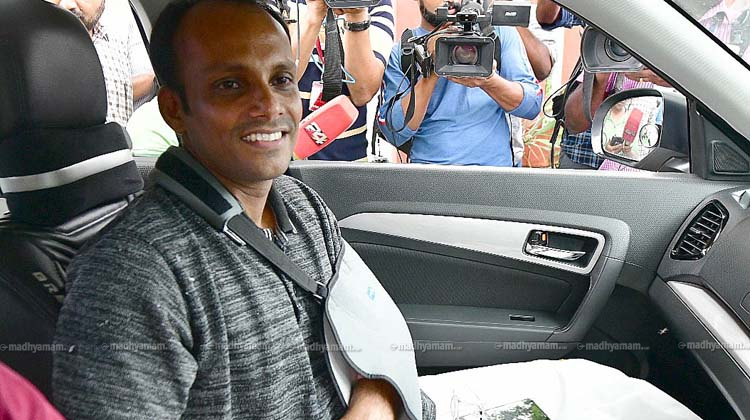 എൽദോ എബ്രഹാമിന്‍റെ കൈക്ക്​ പൊട്ടലില്ലെന്ന്​ മെഡിക്കൽ റിപ്പോർട്ട്